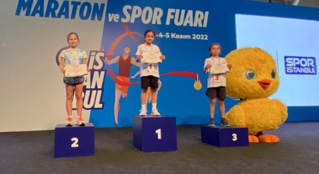Öğrenciler 44. İstanbul Maratonunda derece aldı