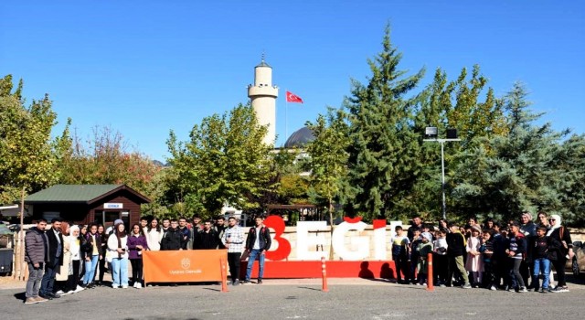 Öğrenciler “Gez-Gör” ile Diyarbakırı tanıyor