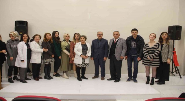 Öğrenciler ve öğretmenler, Öğretmenler Gününü birlikte kutladı