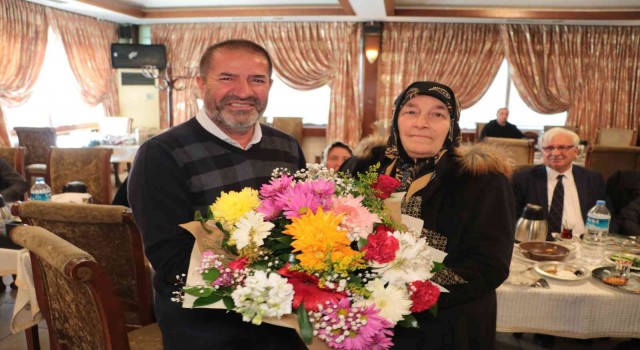 Öğretmeni ile yarım asır sonra buluştu
