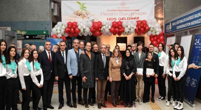 Öğretmenlerin resimleri bu sergide görücüye çıktı