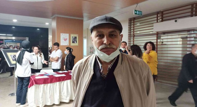 Organ nakli olan vatandaş yaşadıklarını anlatırken gözleri doldu