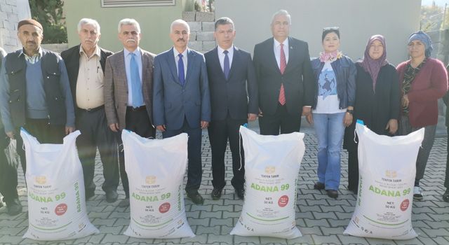 Osmaniye’de 32 çiftçiye yerli ve milli buğday tohumu dağıtıldı