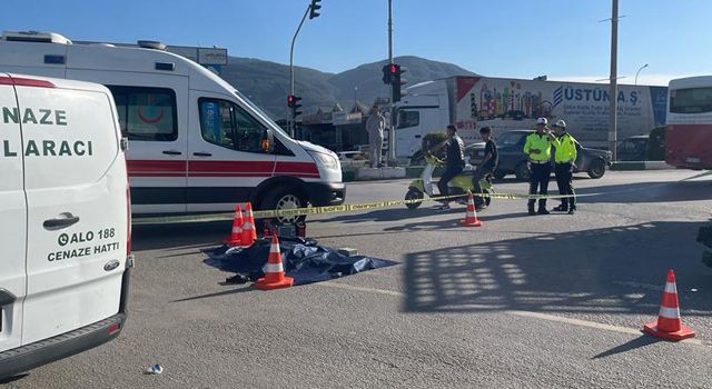 Osmaniye'de Kamyonun çarptığı elektrikli bisikletteki kadın öldü, eşi ise yaralandı