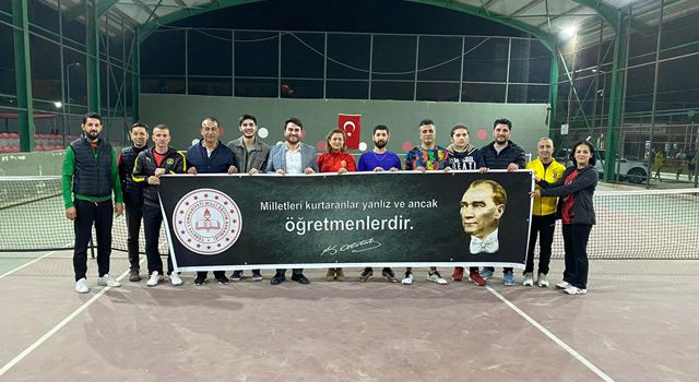 Osmaniye’de öğretmenler teniste yarıştı