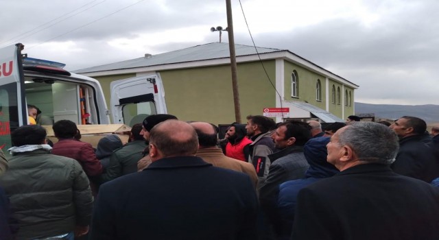 Otobüs kazasında hayatını kaybeden Nevzat Taş Muradiyede toprağa verildi