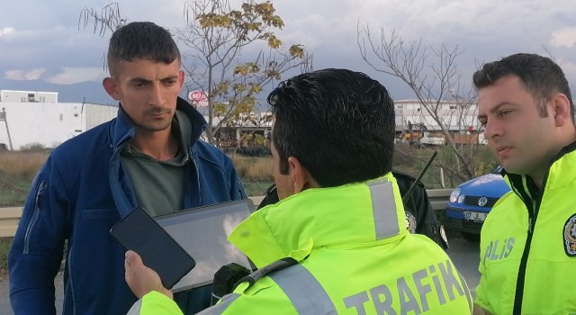 Otomobilinin camındaki filmle yakalandı, film gibi savunmayla pes dedirtti