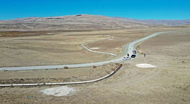 Özalp ilçesinin kurak arazisi suyu kavuşturuldu