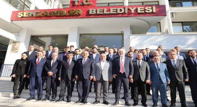 Özhaseki, Başkan Çelikin hizmetlerinden övgüyle söz etti