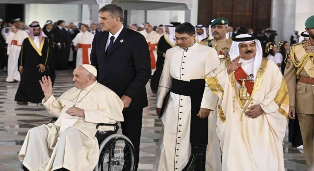 Papa Francis, Bahreynde