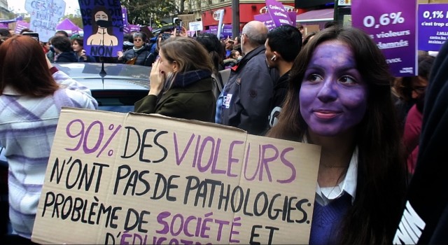 Pariste kadın cinayetleri protestosu