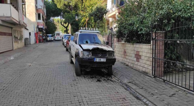 Park halindeki araç bir anda alev aldı