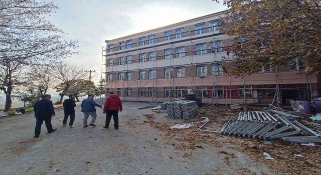 Pazaryerinde ki okulda güçlendirme tadilatı