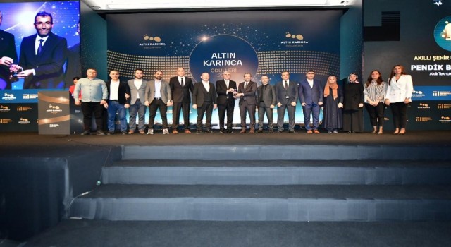 Pendik Belediye Başkanı Ahmet Cine Altın Karınca ödülü