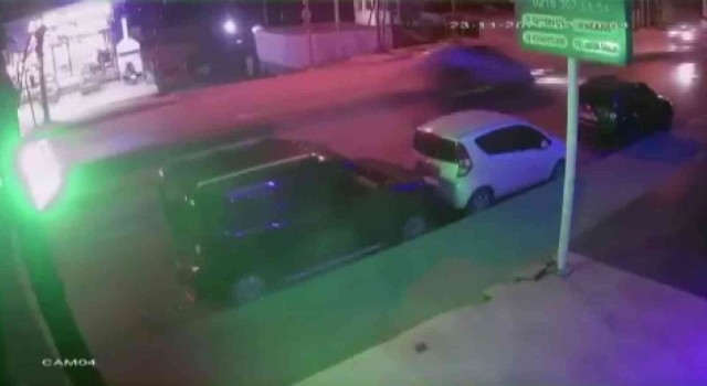 Pendikte 1i ağır 2 kişinin yaralandığı kaza kamerada