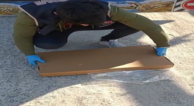 Polisin gerçekleştirdiği dev makaron operasyonu kamerada