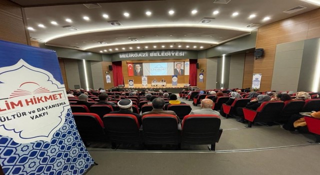 Prof. Dr. Muhittin Ataman; Uluslararası Sistemdeki Dönüşüm ve Türkiye konulu seminere katıldı