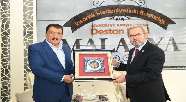 Rektör Ünüvardan Malatyaya övgü