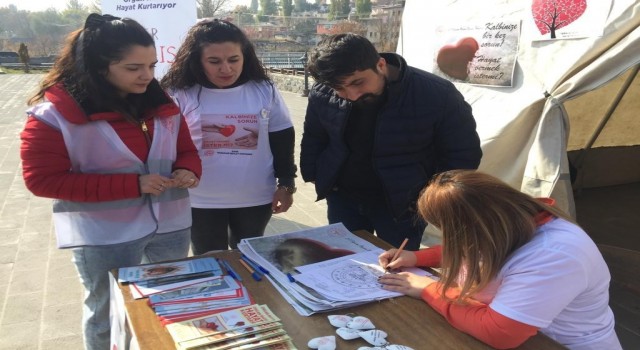 Sağlık çalışanı doğum gününde organlarını bağışladı