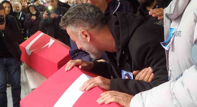 İstanbul'da Saldırıda hayatını kaybeden anne kız son yolculuğuna uğurlanıyor