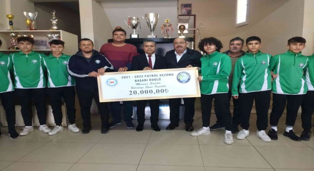 Salihli Belediyespora 20 bin liralık başarı ödülü