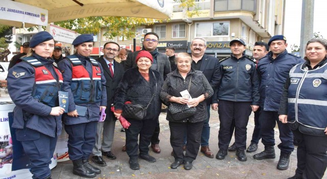 Salihlide kadına yönelik şiddete karşı farkındalık etkinliği