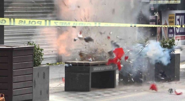 Samsunun İstiklal Caddesindeki şüpheli çanta fünye ile patlatıldı