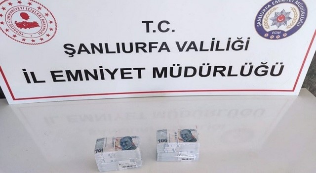 Şanlıurfada 200 bin lira ile yakalanan 2 dolandırıcı tutuklandı