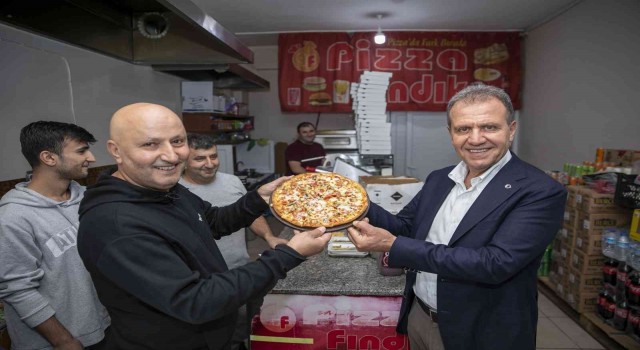 Başkan Vahap Seçer, Toroslar ilçesinde esnafla bir araya geldi