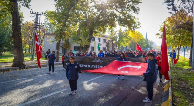 Şehit öğretmen Ayşenur Alkanın anısına yürüdüler
