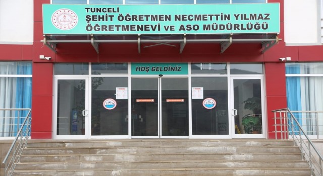 Şehit öğretmenin ismi öğretmenevine verildi