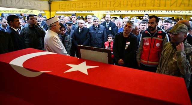 Şehit Piyade Sözleşmeli Er Öztürk, Gaziantep’te son yolculuğuna uğurlandı