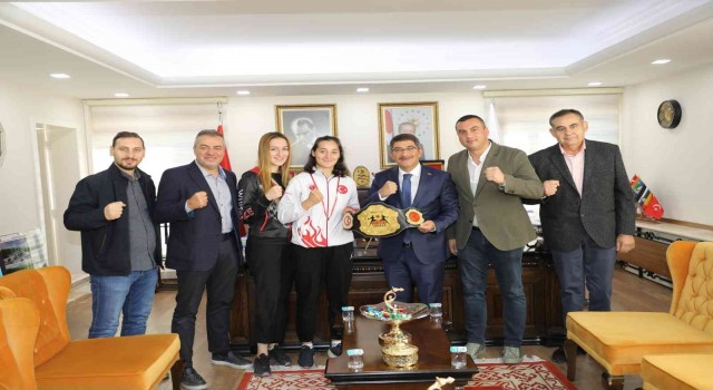 Şehzadelerin şampiyonuna bir altın da Başkan Çelikten