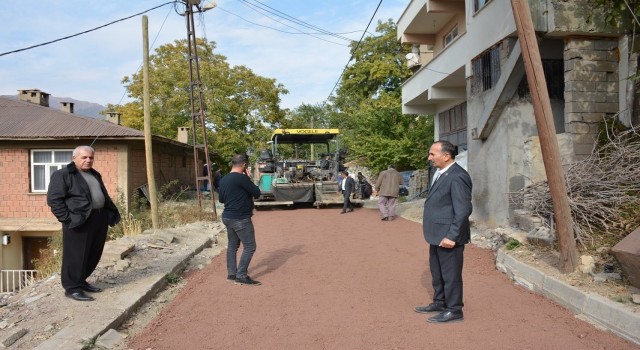 Şemdinlide yol asfaltlama çalışması