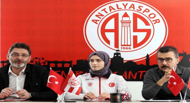 Sena Amine Nur Özgen Antalyasporda