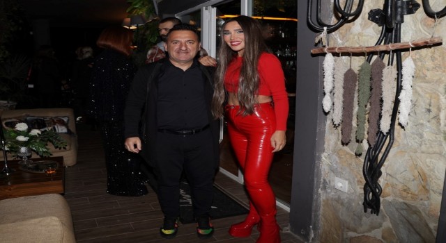 Seren Serengilden sevgilisine sürpriz doğum günü partisi