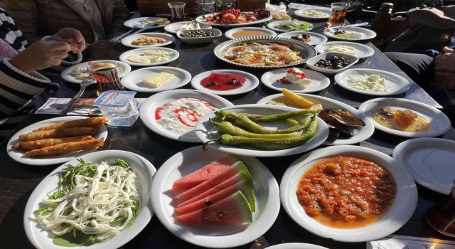 Serpme kahvaltı devri bitiyor, Diyarbakırdan işletmeler karara destek veriyor