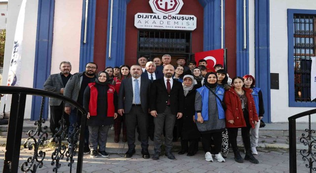 Sincan Belediye Başkanı Ercan, ‘Dijital Dönüşüm Akademisinin açılışını yaptı