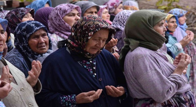 Sındırgıda eller yağmur için semaya açıldı