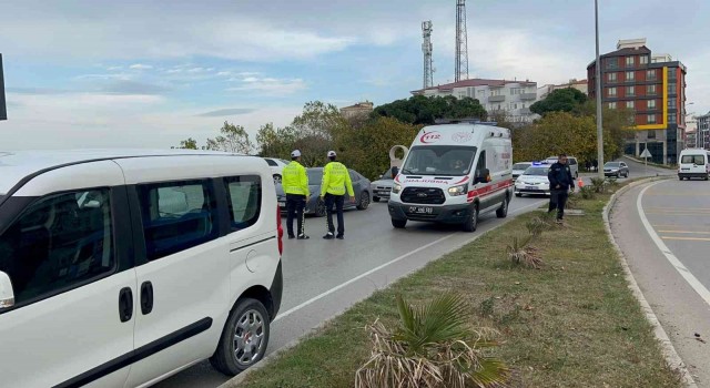 Sinopta otomobilin çarptığı yaya yaralandı