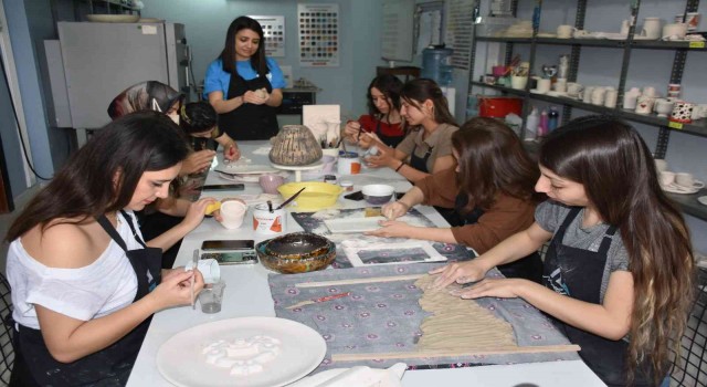 Şırnaklı kadınlar kültürel değerleri seramik sanatına yansıtıyor