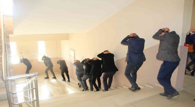 Şırnakta 11 kurum ve 70 personelle gerçeği aratmayan deprem tatbikatı