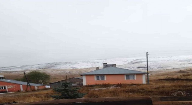 Sivasa mevsimin ilk karı düştü