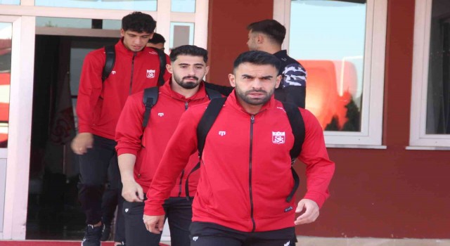 Sivasspor, Slavia Prag maçı için Praga gitti