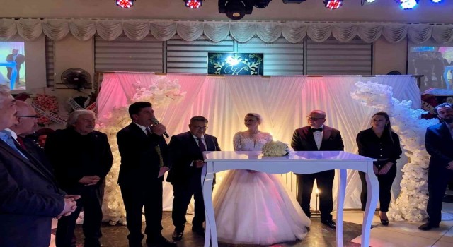 Siyasileri bir araya getiren düğün