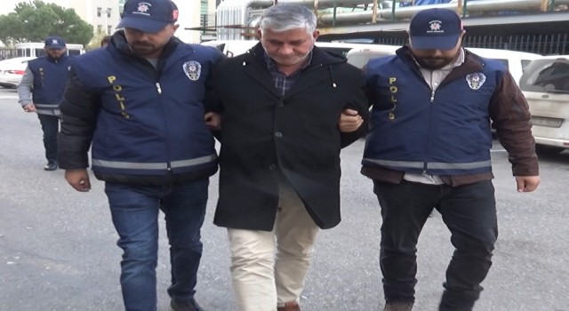 Sokak ortasında eşini öldüren eski polis adliyeye sevk edildi