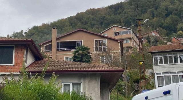 Şömine bacasından çıkan yangın paniğe neden oldu