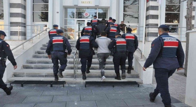 Sorgunda 2 ayrı hırsızlık olayına karışan 3 kişiden 2si tutuklandı