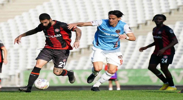 Spor Toto Süper Lig: Fatih Karagümrük: 1 - Gaziantep Futbol Kulübü: 2 (İlk yarı)