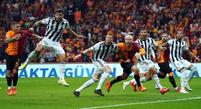 Spor Toto Süper Lig: Galatasaray: 1 - Beşiktaş: 1 (İlk yarı)
